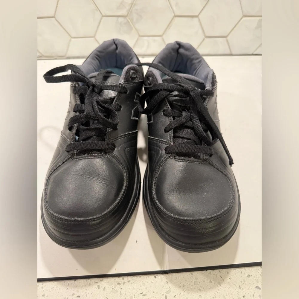 New Balance 813 Woman’s Black Sneaker WW813BK Rollbar Tech Walking Shoe Sz 10.5